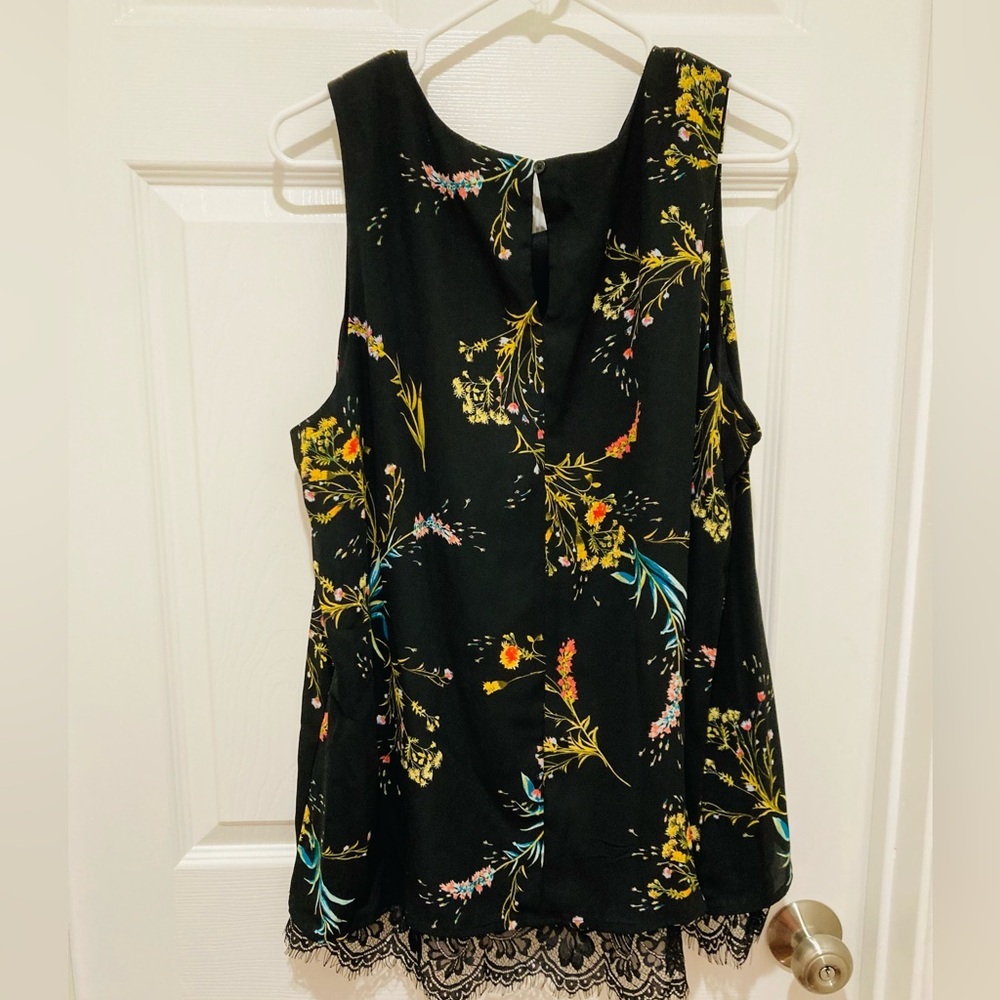 NWT Worthington size XXL Black Floral Sleeveless Top with Lace Hem - Picture 2 of 5